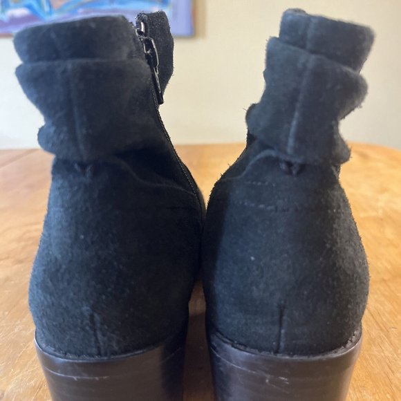 Vionic Kanela Black Suede Weather Resistant heeled Ankle Bootie zip Women's 7.5 - Picture 6 of 14